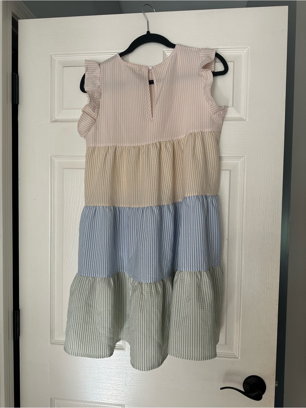 Cute dress! - Picture 4 of 9